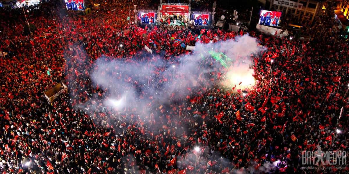 KONYA MEVLANA MEYDANI DEMOKRASİ NÖBETİ