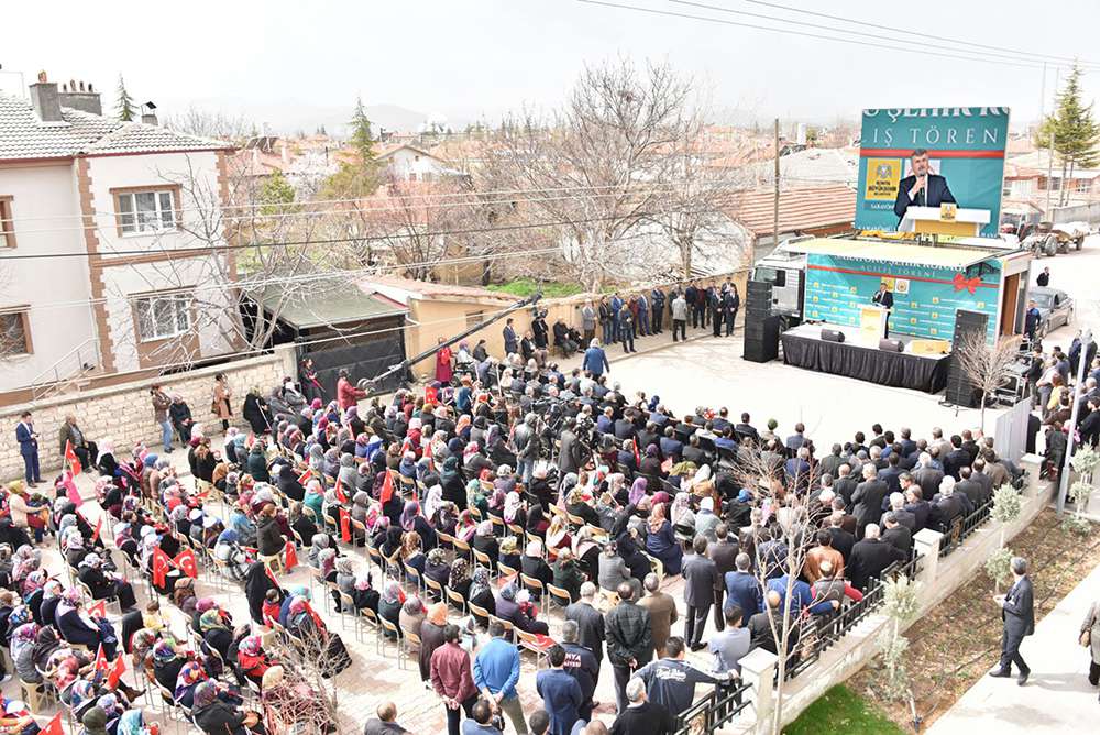 SARAYÖNÜ KIZ MESLEK LİSESİ TEMEL ATMA ve ŞEHİR KONAĞI AÇILIŞ TÖRENİ